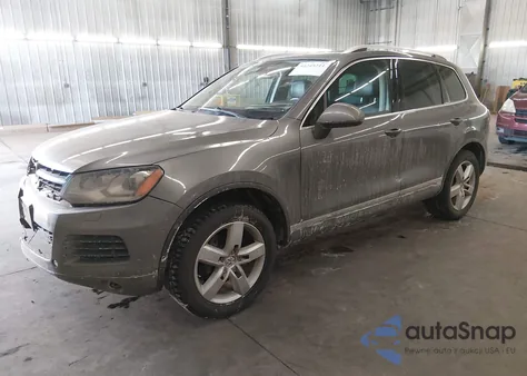 2013 Volkswagen Touareg Vr6 Lux z USA, uszkodzony, nr VIN WVGEF9BP5DD003845